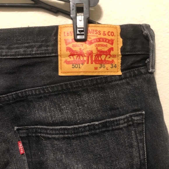 Levi’s 501 Shorts - Picture 3 of 3